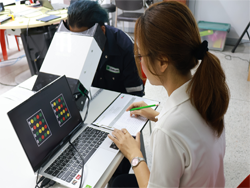 ตรวจประเมินการมองเห็นในภาวะแสงสลัว