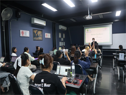 เทคนิคการสื่อสารอย่างมีประสิทธิภาพ  โดยอาจารย์อภิรัติ  คำสายพรม
