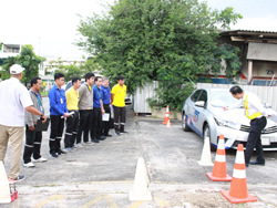 สาธิตเทคนิคการตรวจสอบความปลอดภัยรอบตัวรถ