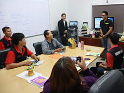 หัวหน้างานกล่าวขอบคุณทีมวิทยากร