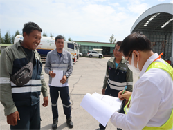 ครูฝึกสรุปผลการตรวจประเมินพร้อมให้คำแนะนำเพิ่มเติม