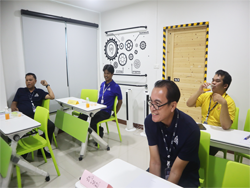 พัฒนาทักษะการพูดเพื่อการสื่อสารภาษาอังกฤษอย่างมืออาชีพ