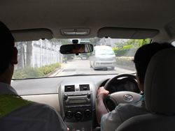 ฝึก และประเมินทักษะการขับรถเชิงป้องกันอุบัติเหตุบนถนนจริง On Road Evaluate with Instructor