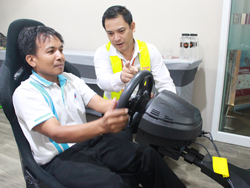 เทคนิคการบังคับควบคุมพวงมาลัยด้วยเทคนิคดึง - ดัน Steering Control Pull - Push Technique