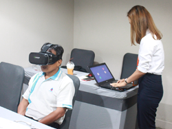 ประเมินสมรรถนะการมองเห็นในภาวะแสงสลัว Vision Test ด้วยเครื่อง VR Vision Screening