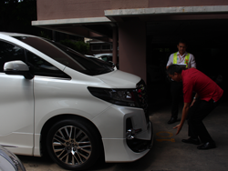 การตรวจสอบความปลอดภัยบริเวณโดยรอบตัวรถก่อนการเดินทาง Pre-Trip Walkaround