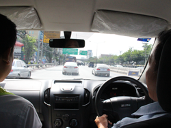 ฝึก และประเมินทักษะการขับรถเชิงป้องกันอุบัติเหตุบนถนนจริง On Road Evaluate with Instructor