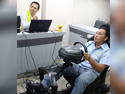 ฝึก และทดสอบปฏิกิริยาการตอบสนองในสถานการณ์ฉุกเฉิน Reaction Test ด้วยเครื่องจำลองสถานการณ์ Driving Simulator
