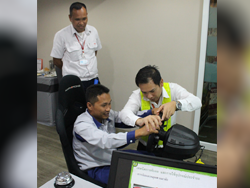 เทคนิคการบังคับควบคุมพวงมาลัยด้วยเทคนิคดึง - ดัน Steering Control Pull - Push Technique