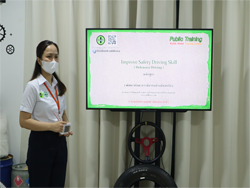 กล่าวต้อนรับพร้อมแนะนำวิทยากรและกิจกรรมฝึกอบรม
