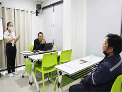 กล่าวต้อนรับพร้อมแนะนำวิทยากรและกิจกรรมฝึกอบรม