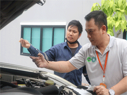 การตรวจสอบระบบหล่อลื่น และของเหลวภายในรถ