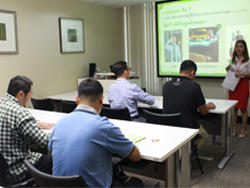 กลยุทธการให้บริการอย่างมืออาชีพ Service Mind to Service Excellence โดยอาจารย์อภิรัติ  คำสายพรม