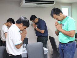 มารยาท และการทักทายผู้รับบริการตามประเภณีไทย