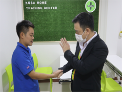 เทคนิคการทำความเคารพทักทายผู้รับบริการ
