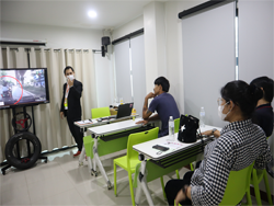 เทคนิคการขับรถเชิงป้องกันอุบัติเหตุ โดยอาจารย์อภิรัติ  คำสายพรม
