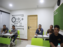 เทคนิคการขับรถเชิงป้องกันอุบัติเหตุ โดยอาจารย์อภิรัติ  คำสายพรม