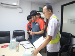 ลงทะเบียนรับเอกสารประกอบการฝึกอบรม