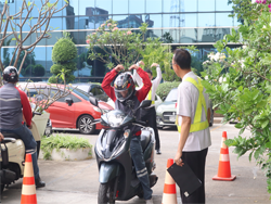 ฝึก และประเมินเทคนิคการขับรถในสถานการณ์จำลอง