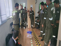 การควบคุมและสั่งการเครื่องจักรอย่างปลอดภัย