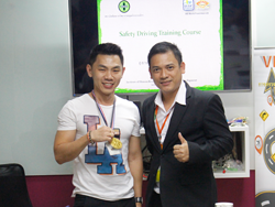 มอบรางวัลให้กับผู้ที่สามารถตอบคำถามได้สูงสุดประจำวัน