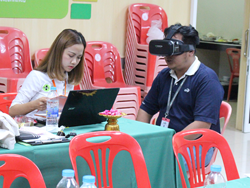 ประเมินสมรรถนะการมองเห็นในภาวะแสงสลัว Vision Test ด้วยเครื่อง VR Vision Screening