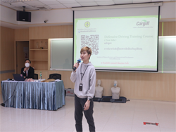 กล่าวต้อนรับพร้อมแนะนำวิทยากรและกิจกรรมฝึกอบรม