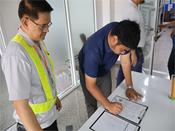 ลงทะเบียนรับเอกสารประกอบการฝึกอบรม