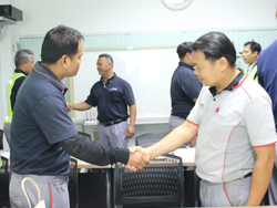 มารยาท และการทักทายผู้รับบริการชาวต่างชาติ