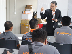 กลยุทธการให้บริการอย่างมืออาชีพ Service Mind to Service Excellence โดยอาจารย์อภิรัติ  คำสายพรม