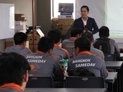 บทบาทหน้าที่ของพนักงานรับส่งพัสดุมืออาชีพ Professional Courier โดยอาจารย์อภิรัติ  คำสายพรม