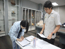 ลงทะเบียนรับเอกสารประกอบการฝึกอบรม