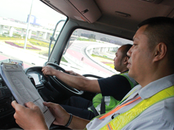 ฝึก และประเมินทักษะการขับรถเชิงป้องกันอุบัติเหตุบนการจราจรจริง On Road Evaluate