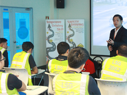 เทคนิคการขับรถบรรทุก และรถหัวลากเชิงป้องกันอุบัติเหตุ Defensive Driving for Heavy Truck and Tractor Trailer technique โดยอาจารย์อภิรัติ  คำสายพรม