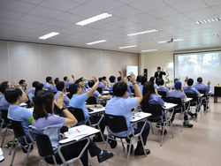 เทคนิคการขับรถเชิงป้องกันอุบัติเหตุ Defensive Driving Technique โดยอาจารย์อภิรัติ  คำสายพรม