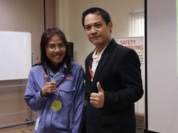 ให้รางวัลกับผู้ที่สามารถตอบคำถามได้สูงสุดประจำวัน