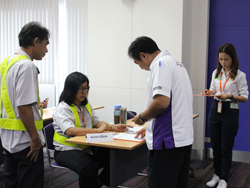 ลงทะเบียนรับเอกสารประกอบการฝึกอบรม