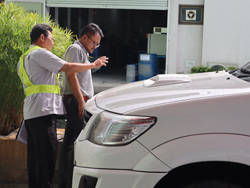 การตรวจสอบความปลอดภัยรอบตัวรถ