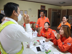 สรุปผลการทดสอบบรรจุภัณฑ์ พร้อมให้คำแนะนำเพิ่มเติมโดยอาจารย์อภิรัติ  คำสายพรม