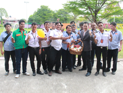 ให้รางวัลกับกลุ่มผู้ชนะ