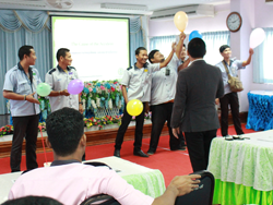 ตัดสินโดยคณะกรรมการผู้ทรงเกียรติ์