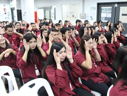 เทคนิคการสอดส่องความปลอดภัยระหว่างการโดยสารรถประจำทาง