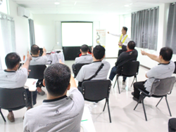 กฎหมายจราจรทางบกเพื่อการขับขี่เชิงป้องกันอุบัติเหตุ Traffic Lews for Safety Driving โดยอาจารย์อภิรัติ  คำสายพรม