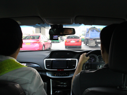 ฝึก และประเมินทักษะการขับรถเชิงป้องกันอุบัติเหตุบนถนนจริง On Road Evaluate with Instructor