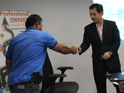 บทบาทหน้าที่ของพนักงานขับรถมืออาชีพ Professional Driver