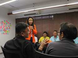 ภาษาอังกฤษเพื่อการสื่อสารสำหรับพนักงานขับรถมืออาชีพ English for Professional Driver โดยอาจารย์ณัฐยา  สวาสดิพันธ์