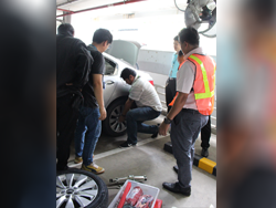 เทคนิคการถอดเปลี่ยนสลับยางในสถานการณ์ฉุกเฉิน