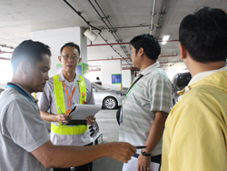 ครูฝึกประจำรถสรุปผลการฝึกอบรม และให้คำแนะนำเพิ่มเติม Post Trip Advise