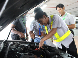 ปฏิบัติการตรวจสอบ และบำรุงรักษายานพาหนะเบื้องต้น Pre-Trip Inspection and Basic Maintenance