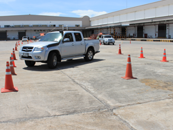 ฝึก และประเมินทักษะการกลับรถในทางแคบ Three Point Turn Technique